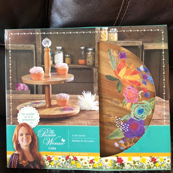 Pioneer Woman Other - Cupcake stand